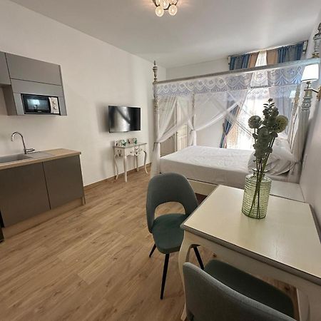 Studio A Baldaquin Du Cloitre Narbonne Exteriér fotografie